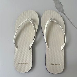 Tory Burch Flip Flops Size 7 in off white/cream.